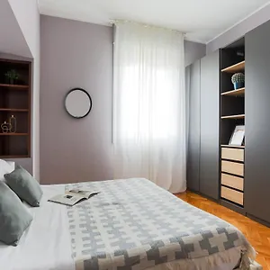 The Rent - Spacious One-bedroom In Moscova District Milán