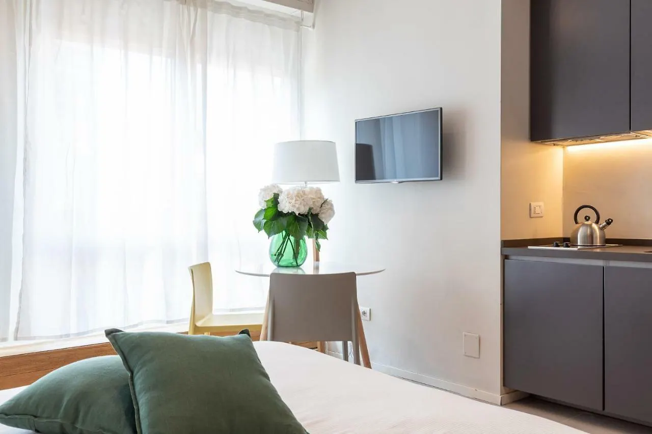 Apartment Beplace Garibaldi Suites Milan
